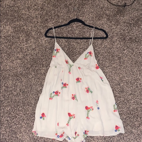 Flower romper - Picture 2 of 5